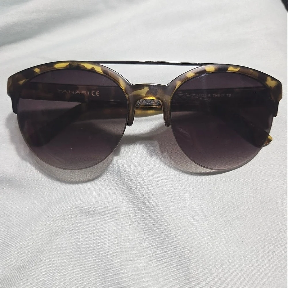 Women's Tahari Sunglasses Tortouse Trim